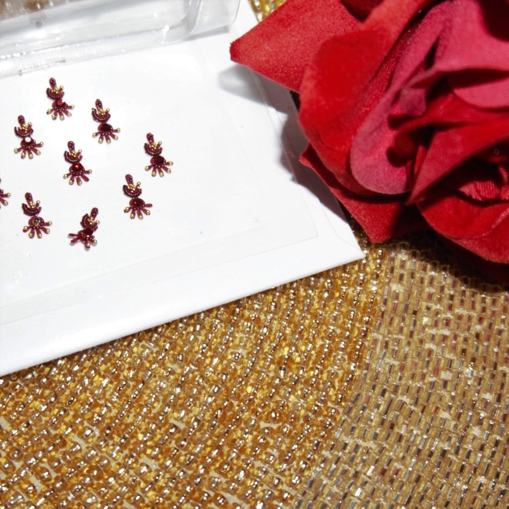 Bindi Set - Red and Gold - Picture 2 of 2